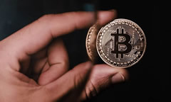 加密貨幣的價格跌到0會怎樣？這個幣還存在嗎？