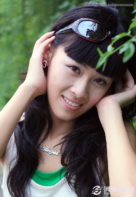 Photoshop調(diào)出小清新風(fēng)格的美女外景人像效果