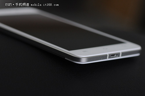 vivo X5評(píng)測(cè)：機(jī)身變厚了？