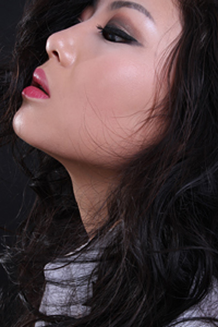 PS打造夢幻的彩妝美女頭像照片教程