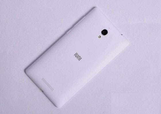 参考价:2000元.推荐2k屏手机使用:iuni u3.