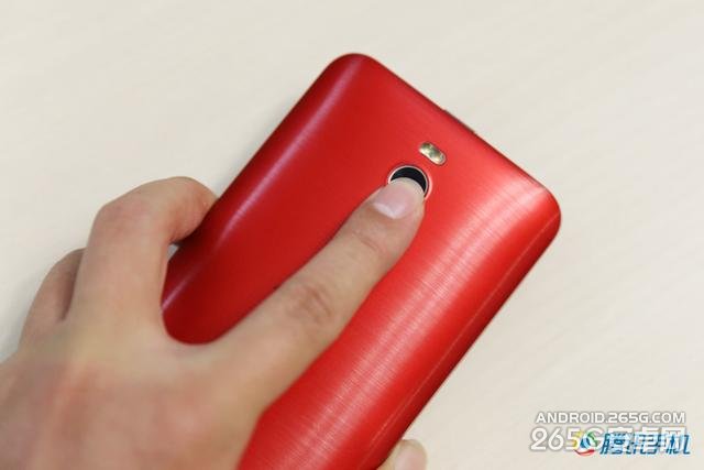 华硕ZenFone 2评测:有突破,也有不足