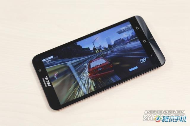 华硕ZenFone 2评测:有突破,也有不足