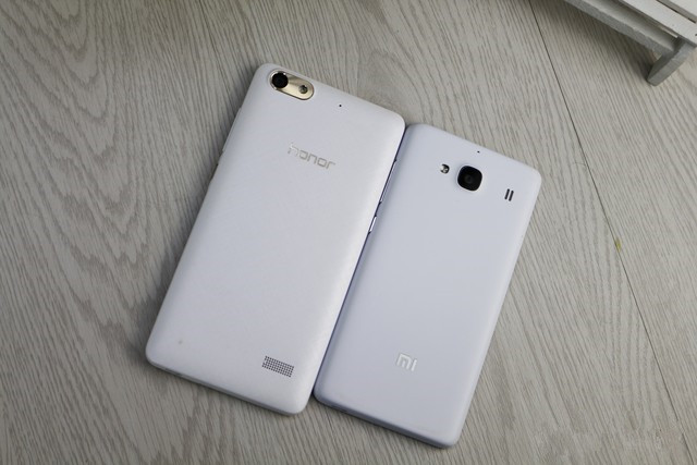 尖Phone:熱機交鋒 榮耀暢玩4C對比紅米2 