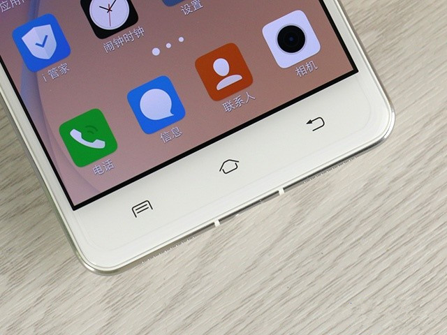 雙面2.5D玻璃+雙1300萬(wàn) vivo X5Pro首測(cè) 