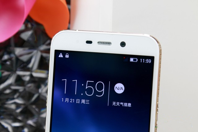 SUGAR2手機(jī)評(píng)測(cè)：136顆寶石鑲嵌 美極了 