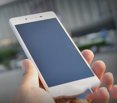 oppo r7怎么樣 oppo r7上手體驗評測視頻1