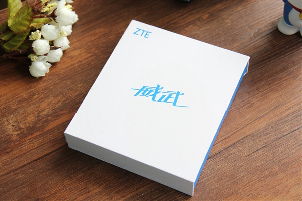 999元中興威武3圖賞:金屬機身/指紋識別