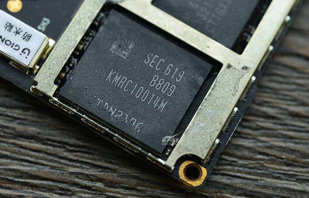 金立M6做工如何 金立M6拆機(jī)圖解(21/28)