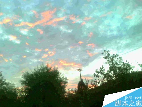 老年人怎样瞬间抓拍天空中的火烧云的画面