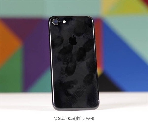 iPhone 7 Plus全球首拆！雙攝像頭長這樣