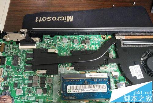 联想ideapad 300s 14isk笔记本怎么拆机更换固态硬盘?