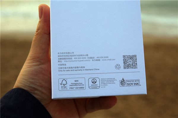 華為P10鉆雕藍(lán)版本開箱圖賞：這顏色夠靚！