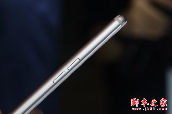 努比亞N2有幾種顏色？努比亞nubia n2香檳金和黑金哪個(gè)顏色好看？ 