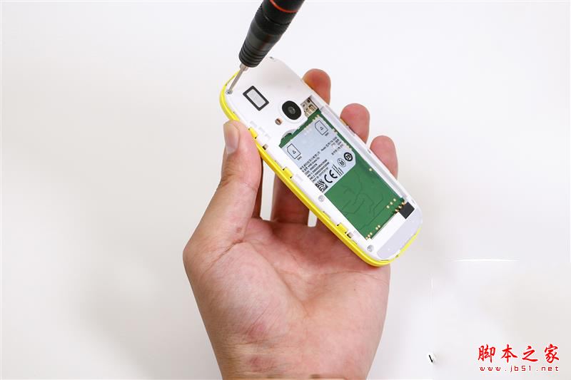 諾基亞3310內(nèi)部做工怎么樣？諾基亞3310復(fù)刻版拆機圖解評測