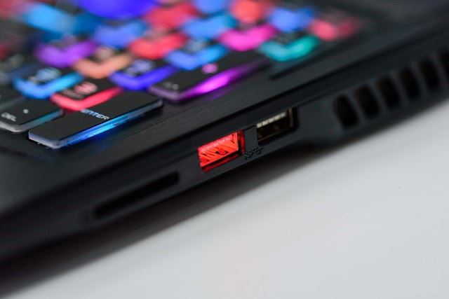 RGB键盘GTX1070显卡 微星GE63VR评测 