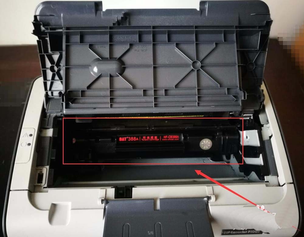 惠普P1007打印机内置连喷墨盒怎么安装? 