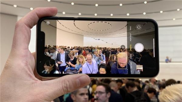 iPhone11值得購(gòu)買(mǎi)嗎？iPhone11拍照配置續(xù)航全方位深度評(píng)測(cè)