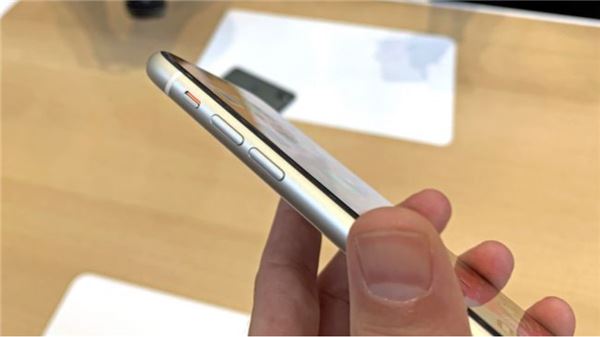 iPhone11值得購(gòu)買(mǎi)嗎？iPhone11拍照配置續(xù)航全方位深度評(píng)測(cè)