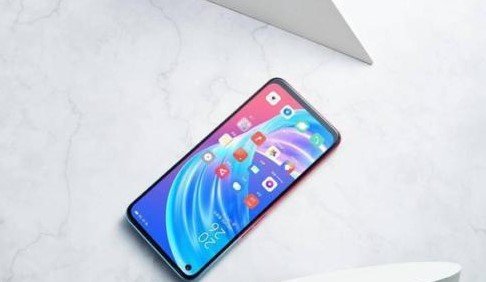 oppo a72和荣耀play4哪个手机好-oppoa72和荣耀play4对比