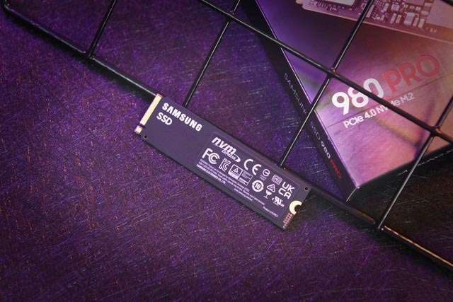 出道即巅峰  三星980PRO PCIE4.0 固态硬盘评测 