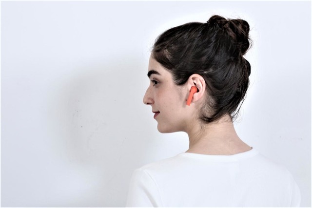 omthing发布AirFree Pods半入耳耳机，颜值出色性价比极高 
