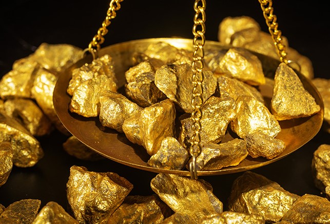 为何黄金价格飙升至4800美元以上?原因解析