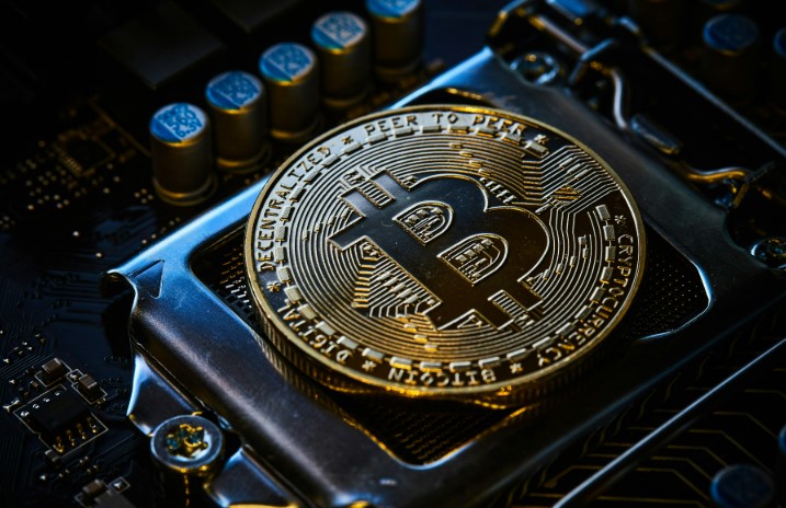 比特币徘徊6.3万美元,市场等待美国CPI