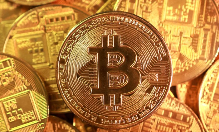 比特币失守关键支撑位,期权转向看跌对冲?