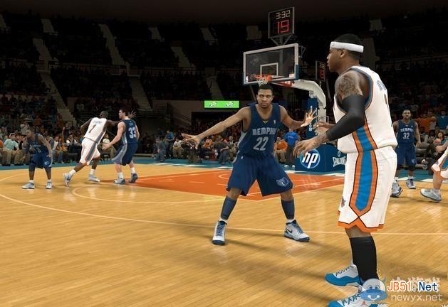 《nba 2k14》半转身后仰跳怎么打