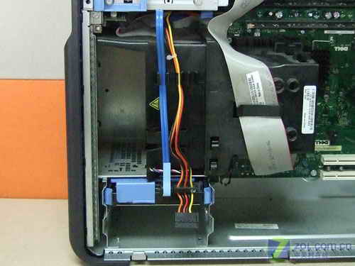 既简单又实用 轻松将您的SATA线变美观 既简单又实用 轻松将您的SATA线变美观