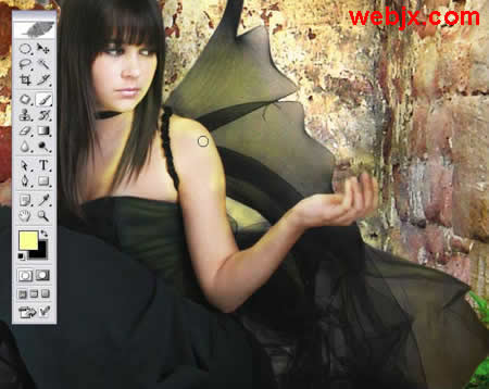 PS照片合成教程:神圣意境美女
