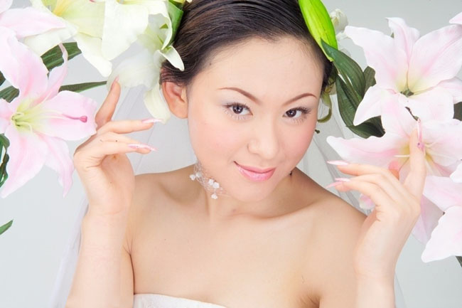 Photoshop调出女孩图片淡雅甜美的粉红色