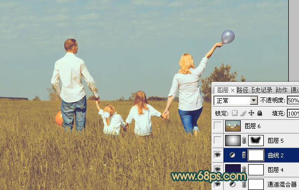 Photoshop下将草地人物图片调成柔美的暗调橙红色