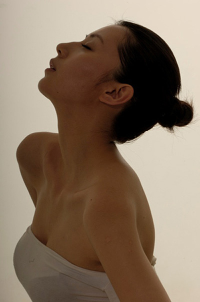 photoshop使用液化工具和滤镜为偏暗人像精细美化教程