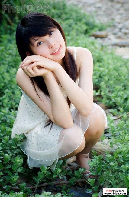 PS為外景美女照片調(diào)出泛白色效果教程