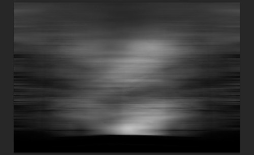 Photoshop將暗光圖片加上動感模糊黑白背景