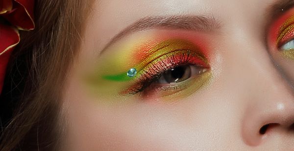 如何使用PS給模特化妝 PS利用顏色和圖層模式為美女模特上妝