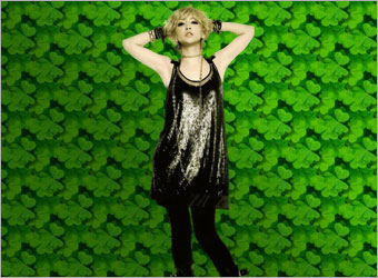 Photoshop填充图案给人物添加保护绿制作教程