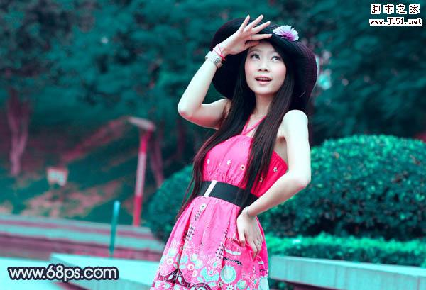 Photoshop将外景人物图片调制成甜美的暗青色