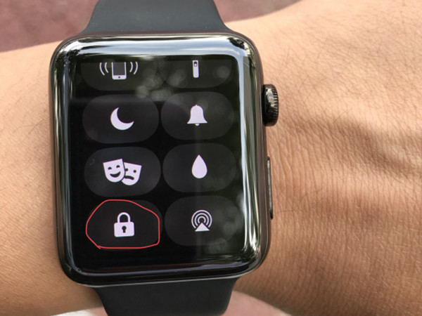 Apple Watch S8怎么锁屏? 苹果手表s8离开手腕自动锁屏的设置方法