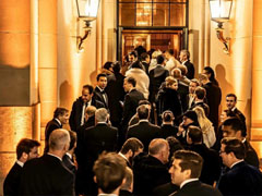 一文详细了解特朗普夫妇Meme币狂欢背后的利益链与丑闻