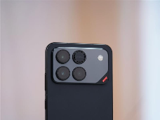 全球首发10000mAh电池! 荣耀WIN手机全面评测