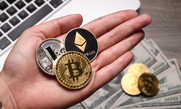 比特币稳居8年榜首，曾经的主流币还剩几个？