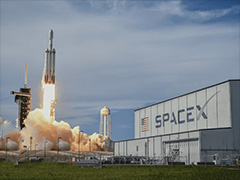 SpaceX 斥资 80 亿美元收购频谱牌照：卫星通信与加密支付开