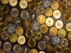 加密市场反弹走强！比特币重返8.2万美元，以太币突破2,400美元