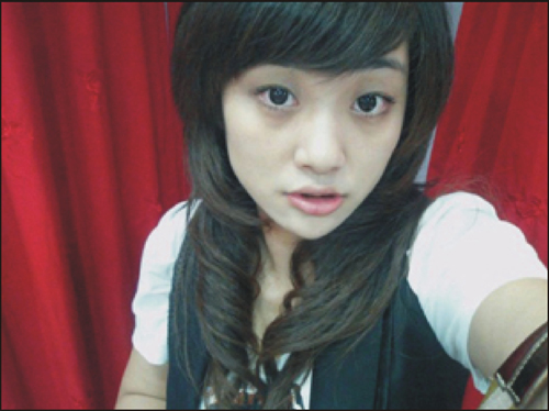 用美图秀秀将时尚LOMO打造成复古女王 三联