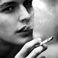 男生吸烟的头像 干净图片