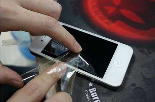 iphone5s貼膜教程 手動為自己的iphone5s貼膜圖解_蘋果手機_手機學院