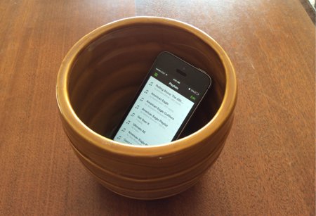 这些生活用品都可以成为手机“音箱”